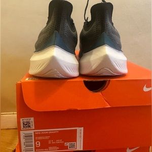 Nike zoom gravity Men’s size 9